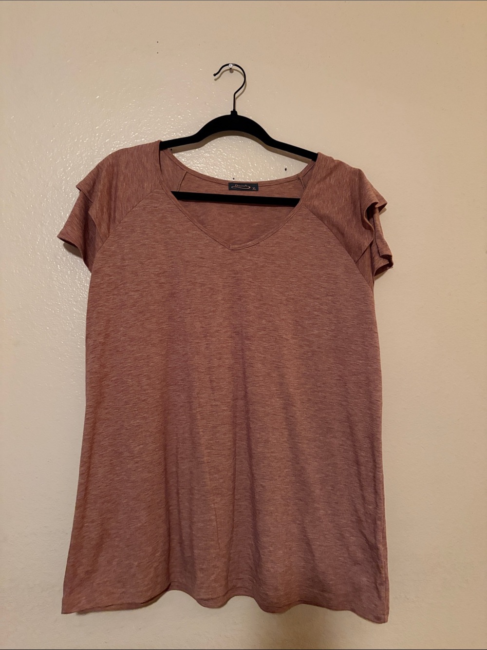 Relaxed V-Neck Short Sleeve Tee in brown